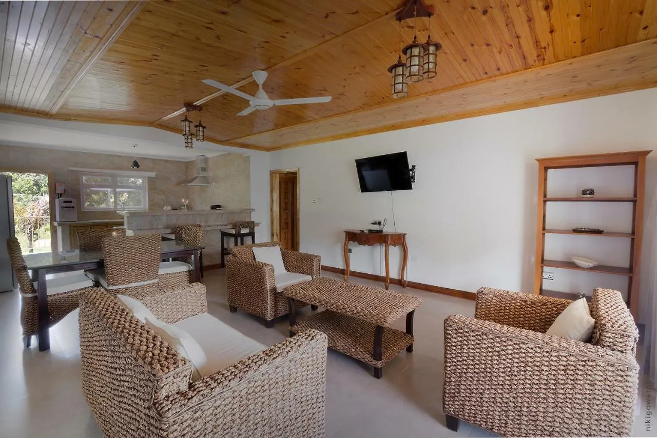 Flora'S Self Catering Apartments Victoria