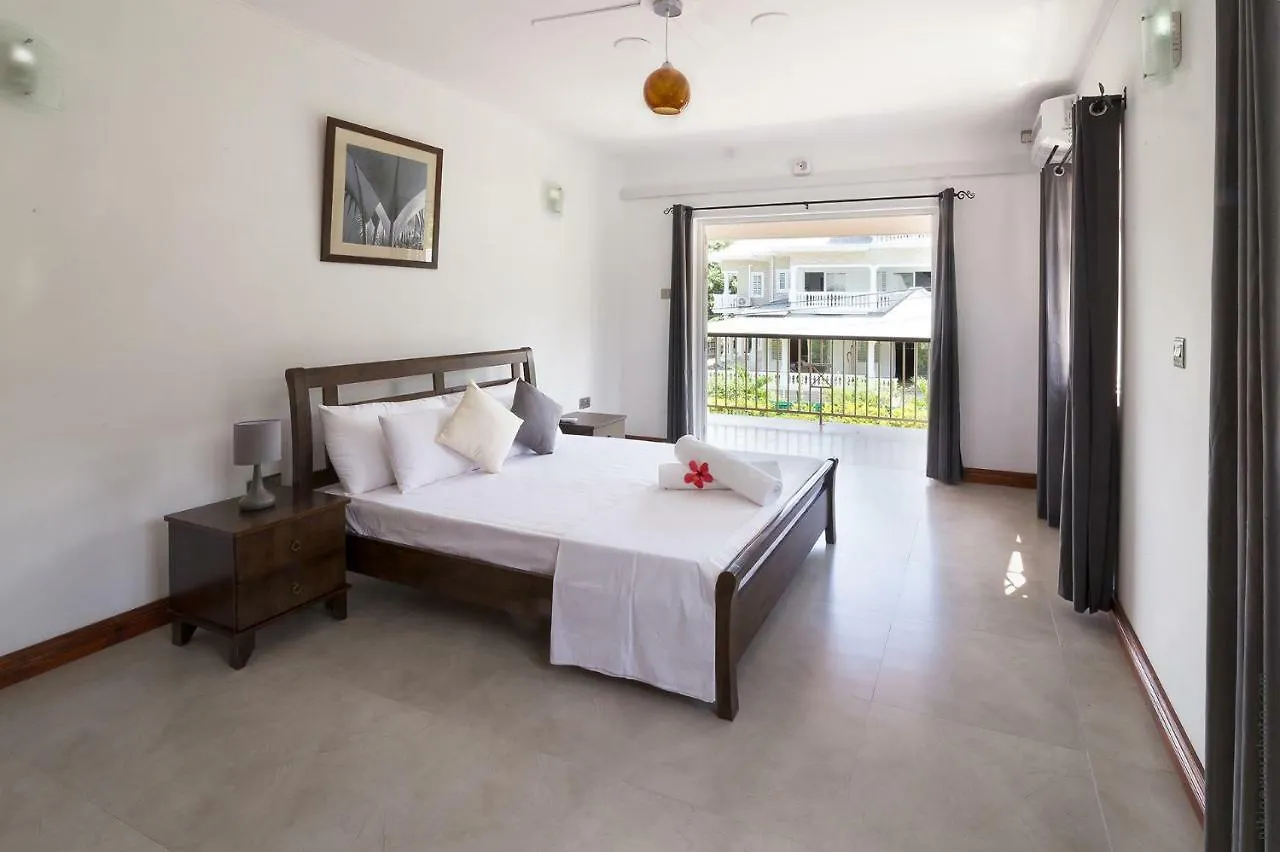 Flora'S Self Catering Apartments Victoria Seychelles